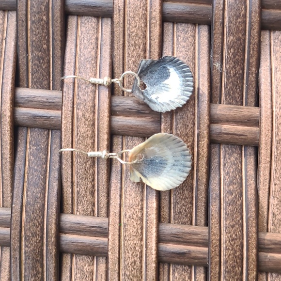 Shell earrings - Picture 2 of 4